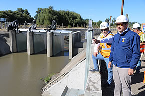 En abril entran en operaciones compuertas que regularán aguas lluvias y permiten riego a 100 hectáreas en Chillán-Chillán Viejo