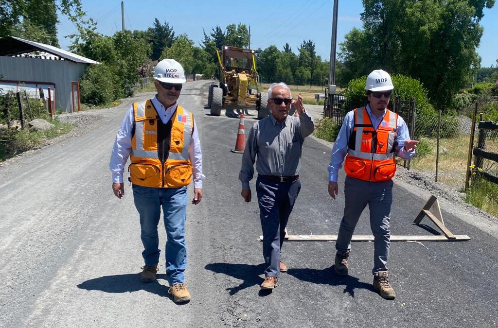 MOP avanza en el asfaltado de 45 kilómetros de caminos: obras finalizarán en los próximos días