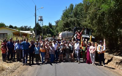 Coihueco y Ñiquén inician asfaltado de rutas gracias al compromiso de sus dirigentes vecinales