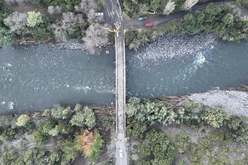 MOP Ñuble inició obras de instalación de puente mecano tras colapso del puente Zapallar