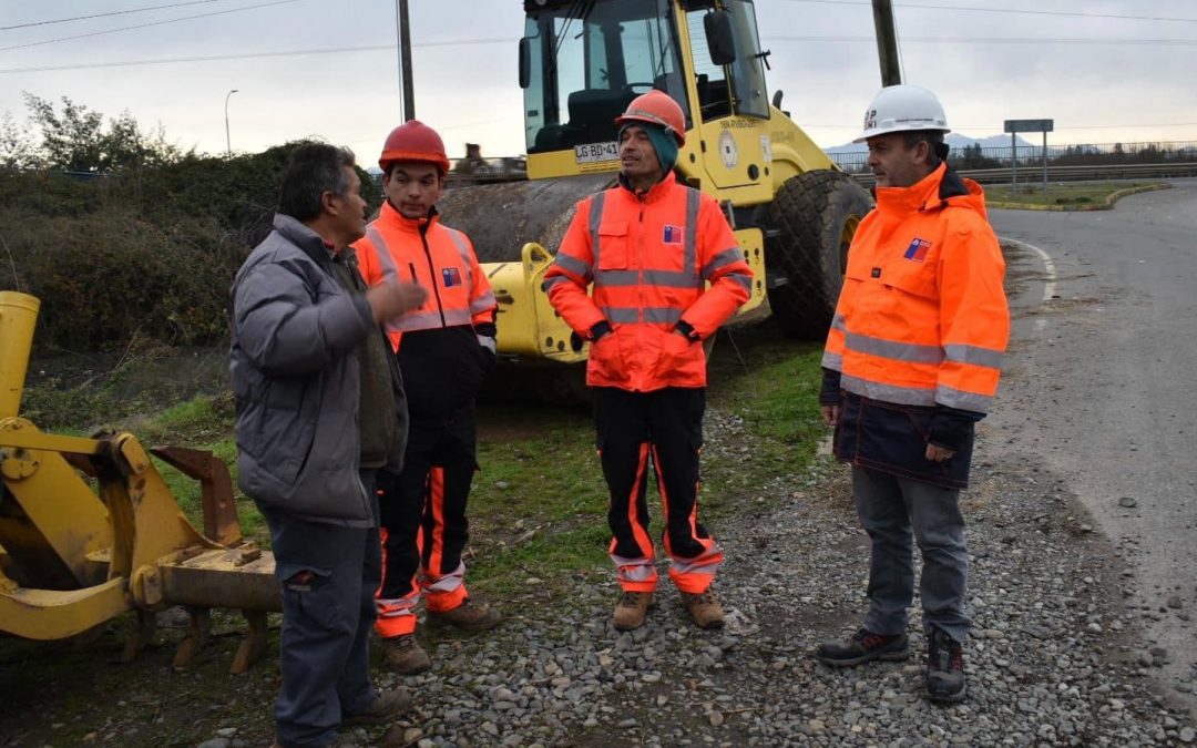 MOP inicia asfaltado de 2,3 kilómetros en el camino Huenutil del Peumo en Ñiquén